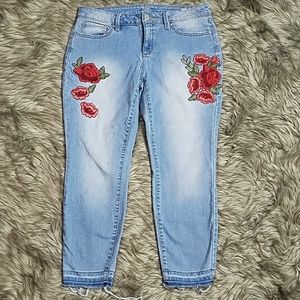 A.n.a. Rose embroidered capris